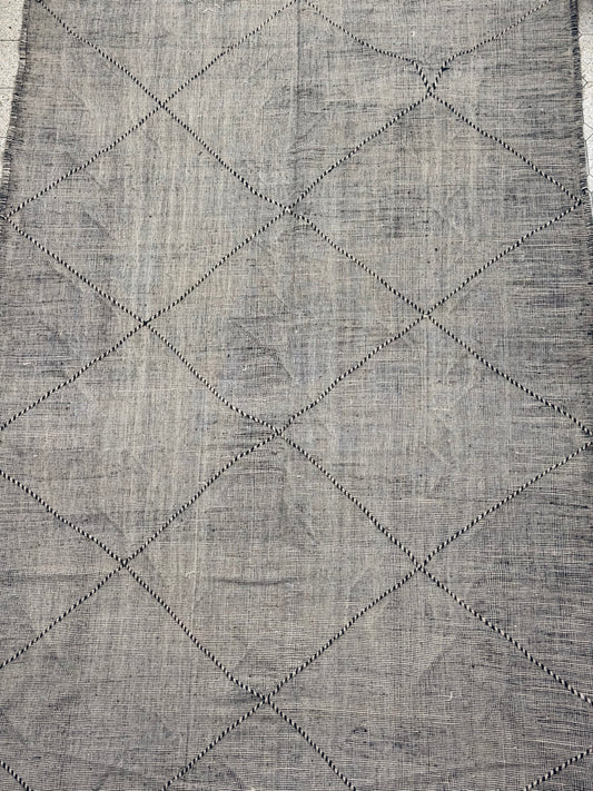 D2 :Moroccan Handwoven Flat Weave Rug – Ivory & Black Diamond Design