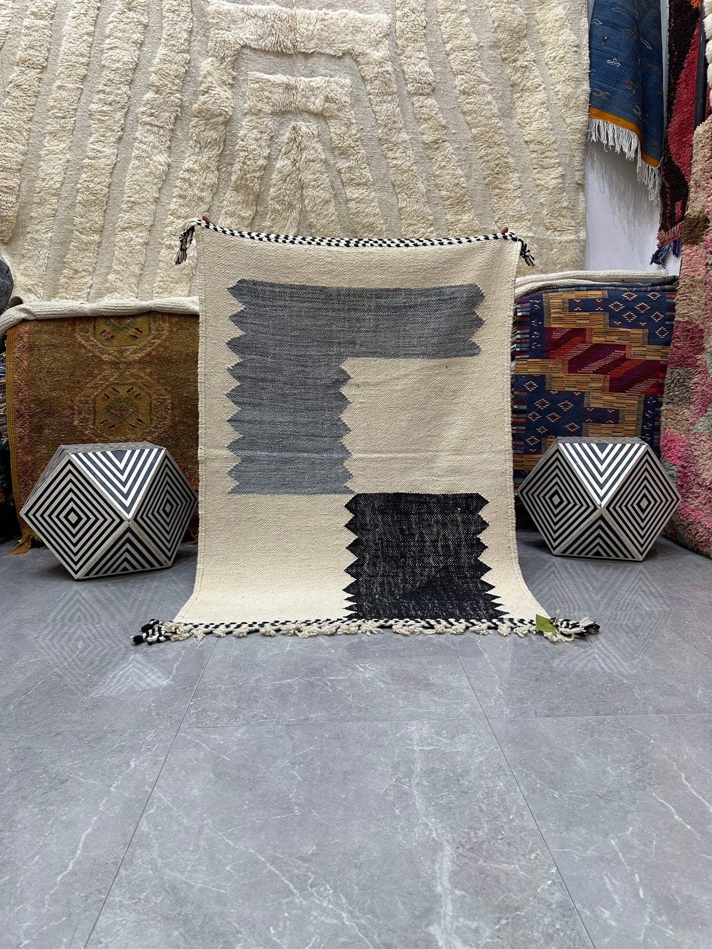 Vendor flat weave kilim