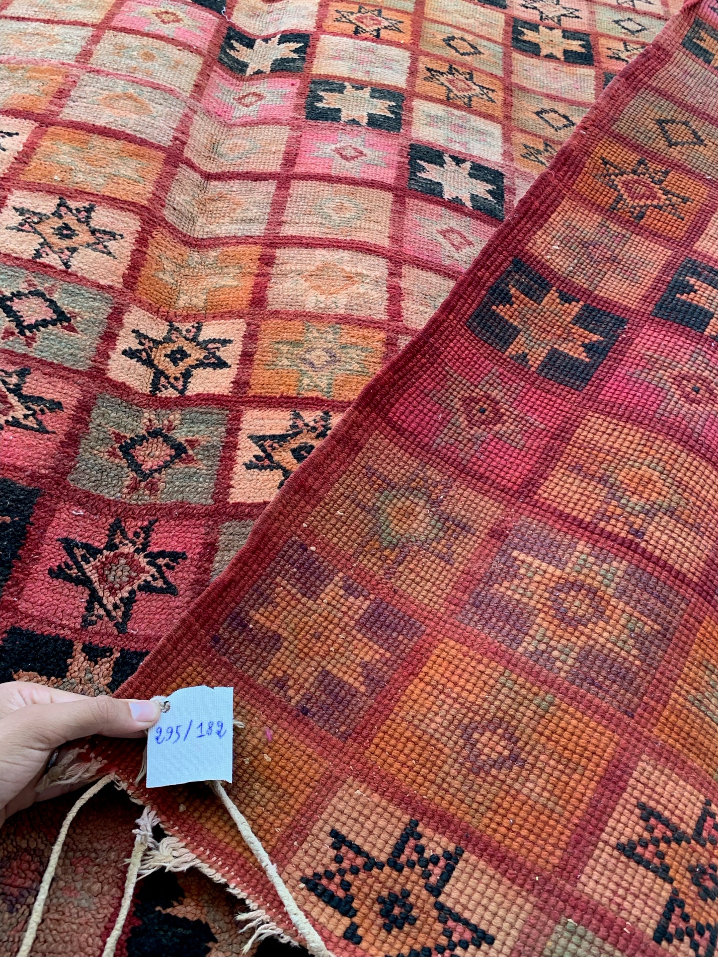 DAMA BOUJAAD RUG