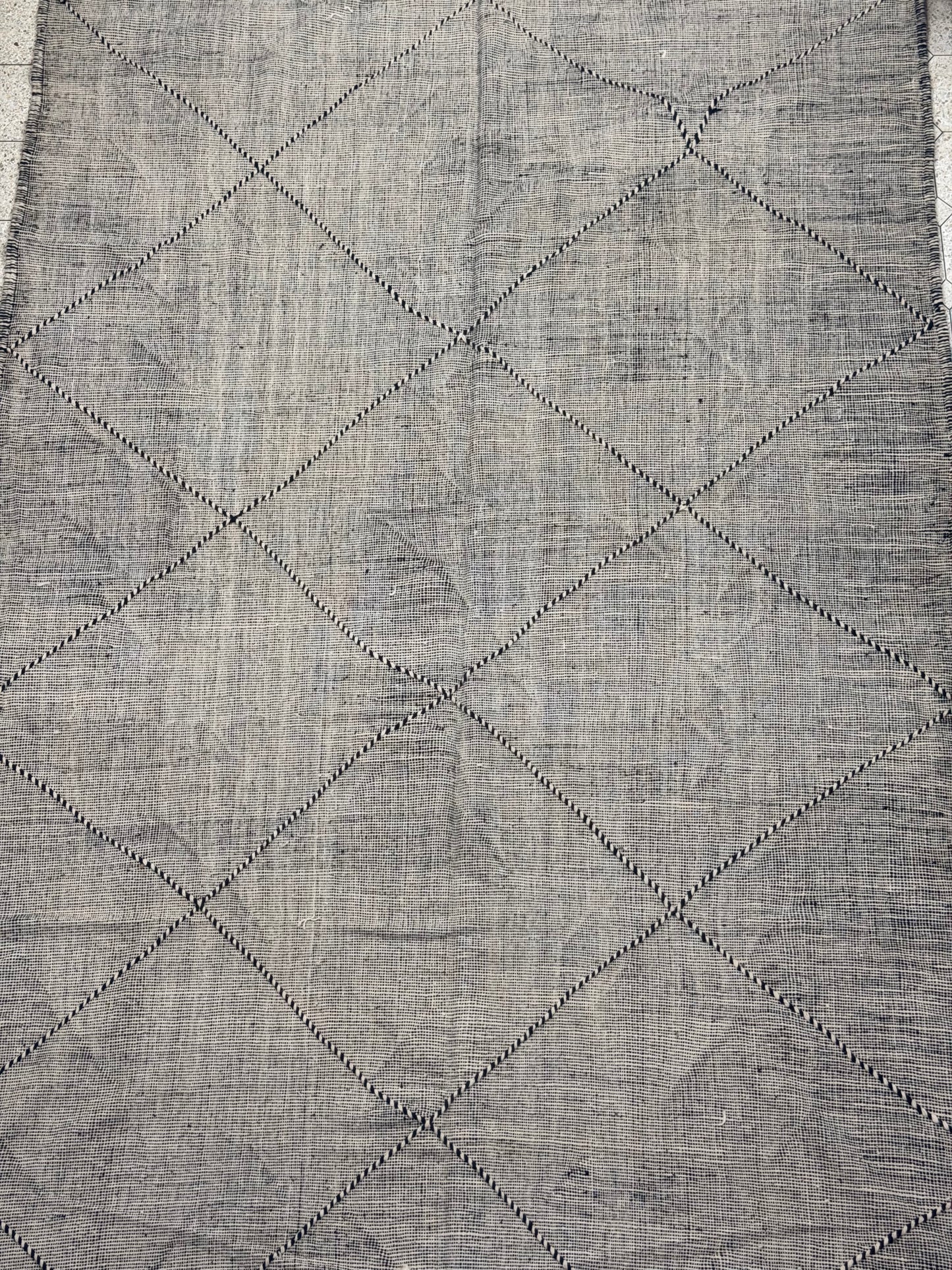 D2 :Moroccan Handwoven Flat Weave Rug – Ivory & Black Diamond Design