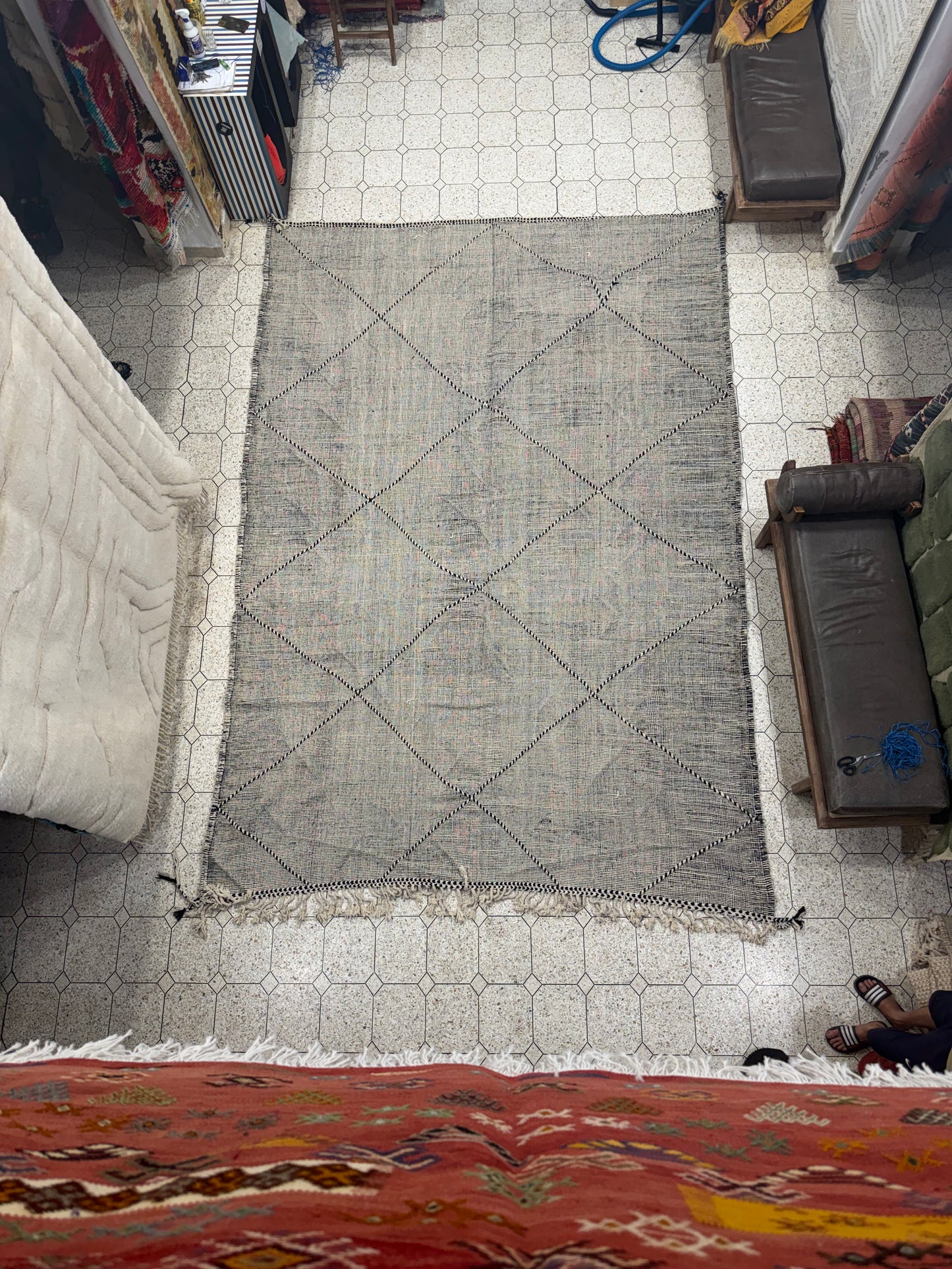 D2 :Moroccan Handwoven Flat Weave Rug – Ivory & Black Diamond Design