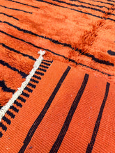 Load image into Gallery viewer, Yakout Beni MRirt rug