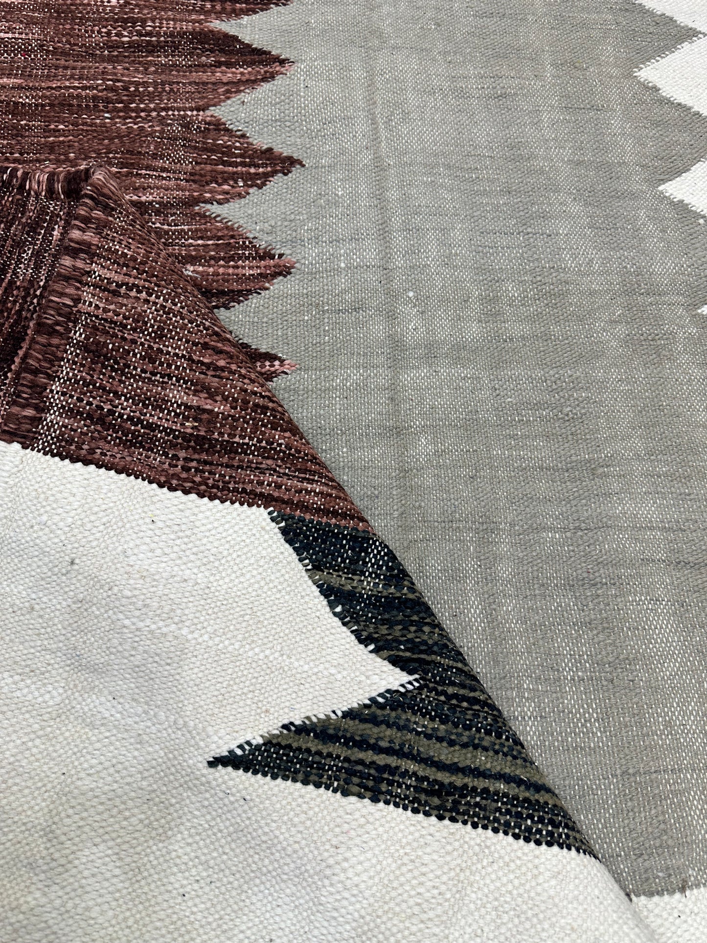 Vatin flat weave kilim