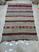 Load image into Gallery viewer, Bataf flat weave kilim