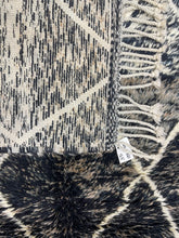 Load image into Gallery viewer, Tanis beni mrirt