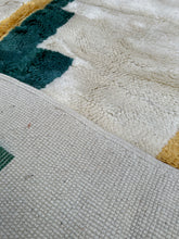 Load image into Gallery viewer, AAShka Beni MRiRT rug