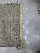 Load image into Gallery viewer, Ratas flat weave kilim