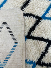 Load image into Gallery viewer, Kamaritch Beni ourain  rug