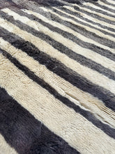 Load image into Gallery viewer, GHAni BENi Mrirt rug