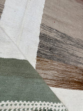 Load image into Gallery viewer, Zenzoun flat weave kilim