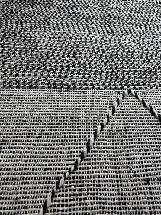 Handwoven Moroccan Flat Weave Rug – Natural Beige &