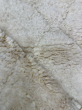 Load image into Gallery viewer, Wilah Beni ourain  rug