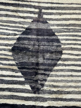 Load image into Gallery viewer, GHAni BENi Mrirt rug