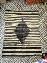 Load image into Gallery viewer, GHAni BENi Mrirt rug