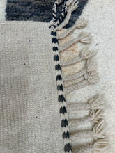 Load image into Gallery viewer, Dikin Beni ourain  rug