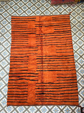 Load image into Gallery viewer, Yakout Beni MRirt rug