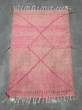 Load image into Gallery viewer, Hitim flat weave kilim