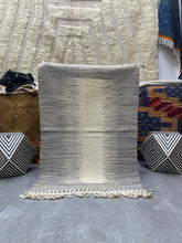 Load image into Gallery viewer, Zeroual flat weave kilim
