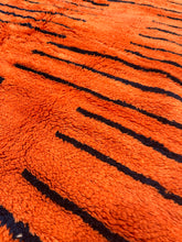 Load image into Gallery viewer, Yakout Beni MRirt rug