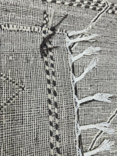 Load image into Gallery viewer, Titih flat weave kilim