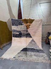 Load image into Gallery viewer, GHAni BENi Mrirt rug