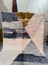 Load image into Gallery viewer, GHAni BENi Mrirt rug