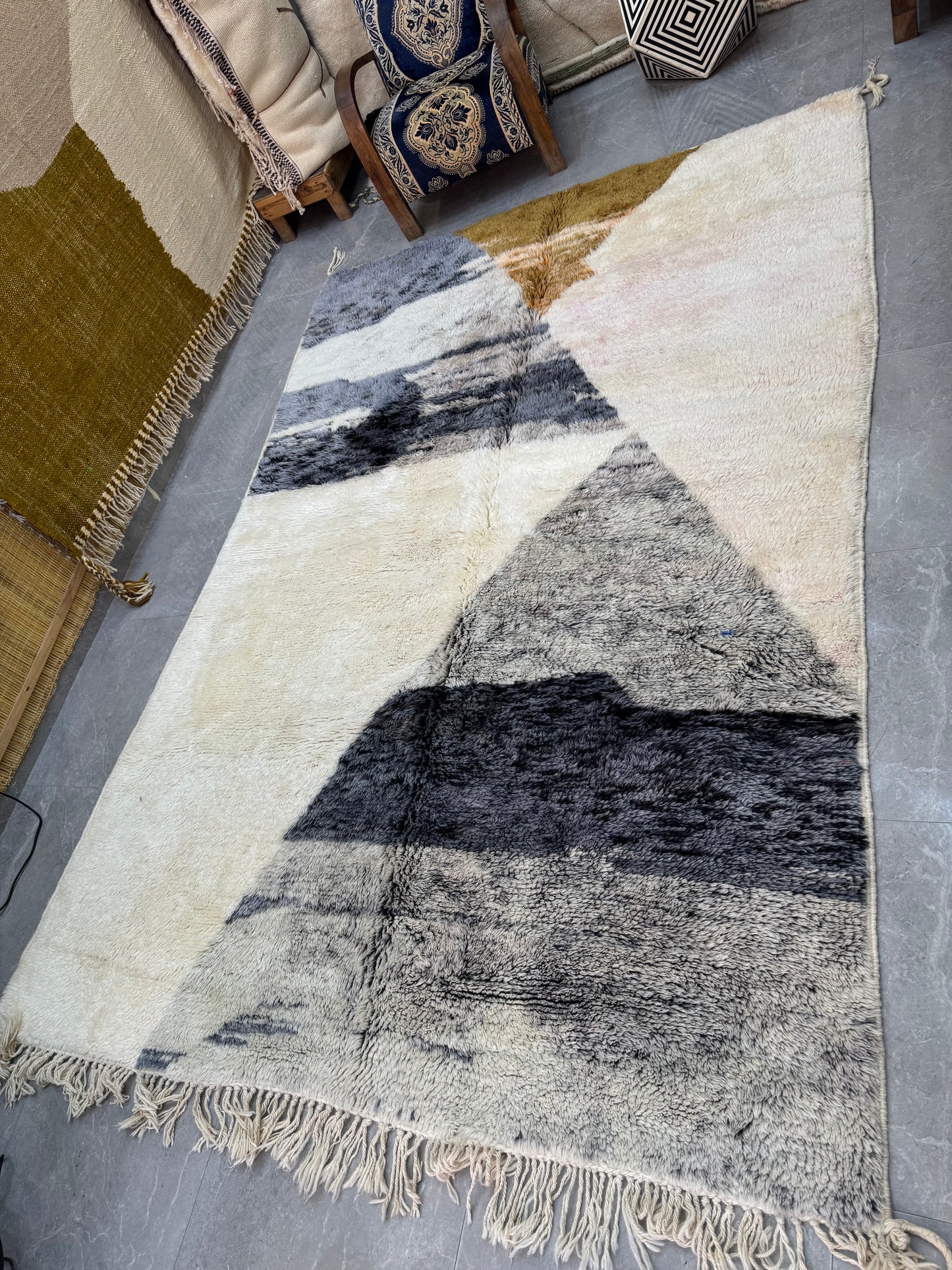 GHAni BENi Mrirt rug