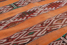Load image into Gallery viewer, Rahba moroccan rug