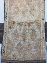 Load image into Gallery viewer, tomori   BENI MUGILD RUG