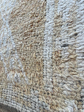 Load image into Gallery viewer, tomori   BENI MUGILD RUG