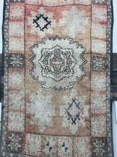 Load image into Gallery viewer, YAHYYA boujaad  rug