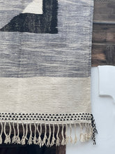 Load image into Gallery viewer, guardiola flat weave kilim