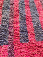 Load image into Gallery viewer, Nejma boujaad runner