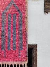 Load image into Gallery viewer, Nejma boujaad runner