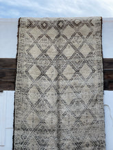 Load image into Gallery viewer, Khmisat Beni ourain