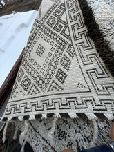 Load image into Gallery viewer, Khmisat Beni ourain