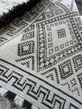 Load image into Gallery viewer, Khmisat Beni ourain